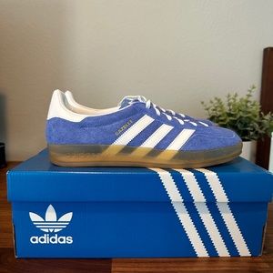 Gazelle Indoor Women Size 8.5 Adidas Blue Infusion